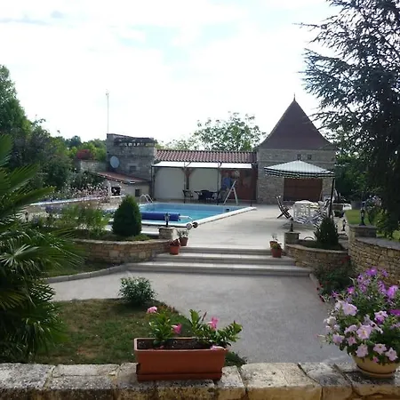 Dans Propriete Perigourdine Pechpialat